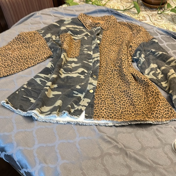 Light denim button up shirt - Picture 10 of 10